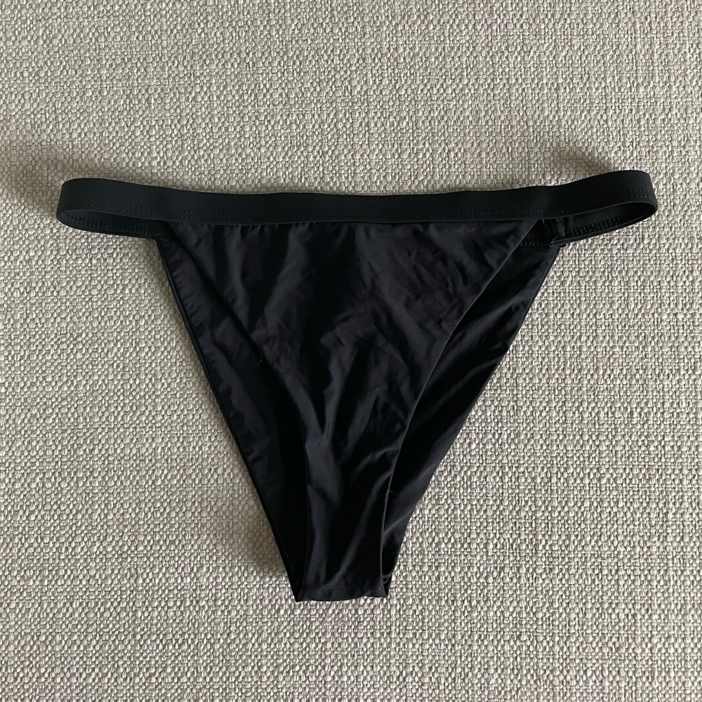 Dippin’ Daisy’s black bikini bottom high leg cheeky medium
